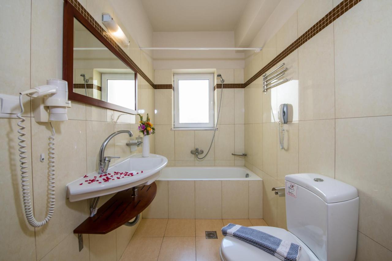 Toxo Hotel Platanés Buitenkant foto