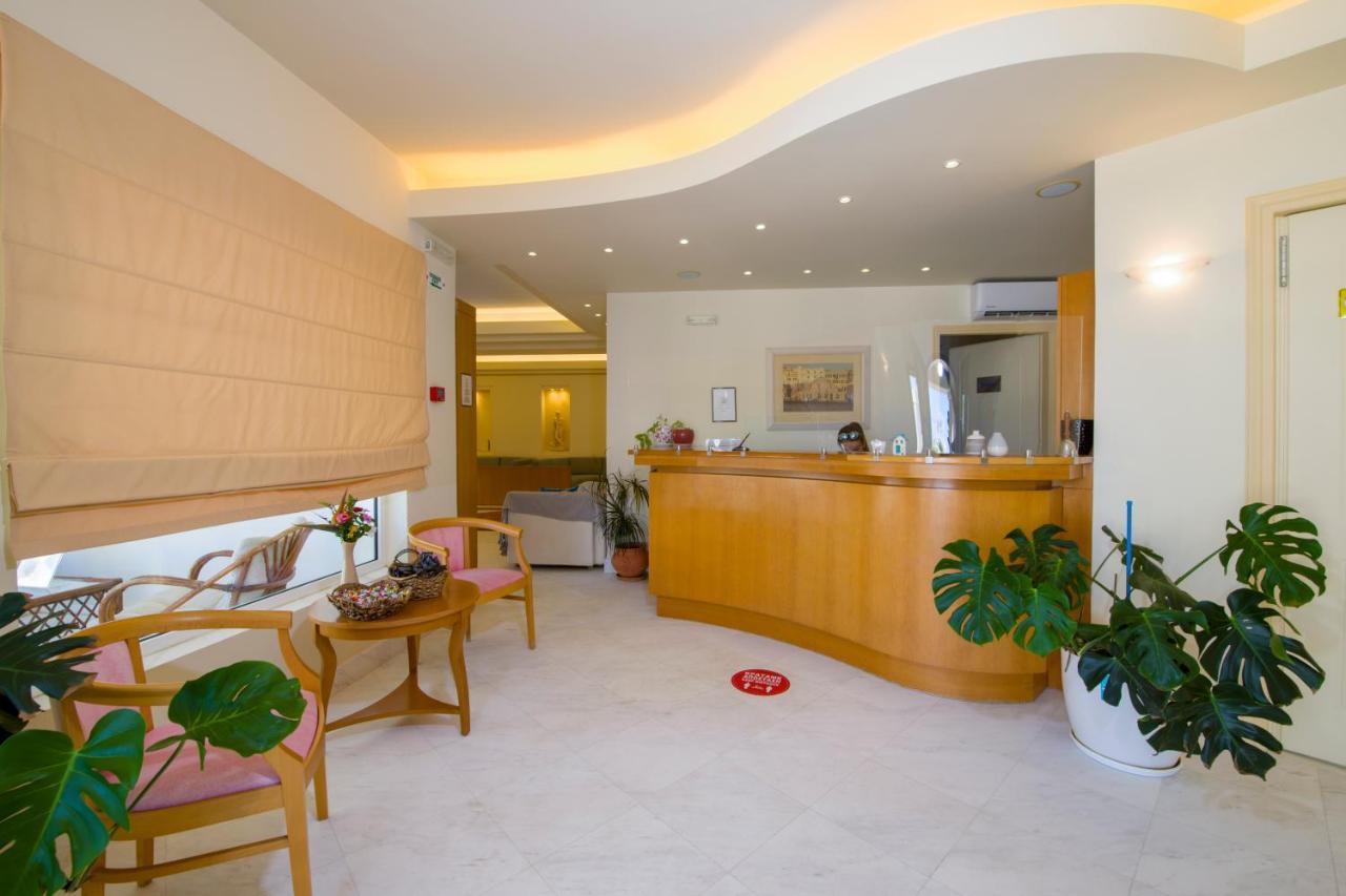 Toxo Hotel Platanés Buitenkant foto